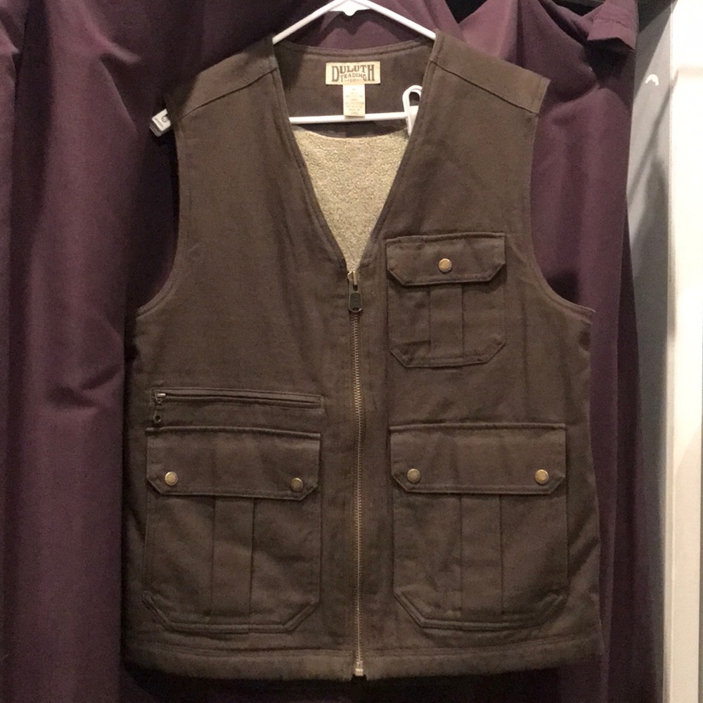 New Duluth Trading Co men’s vest